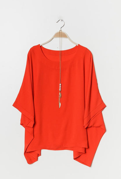 Plus Size Fluid tunic with necklace