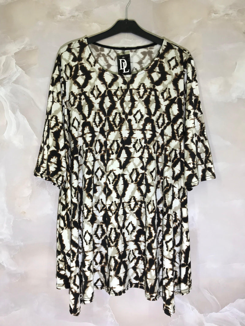 Plus Size Flared tunic with half-length sleeves in “swimsuit” material