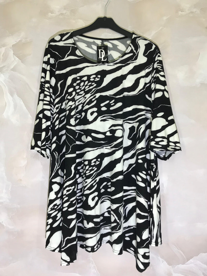 Plus Size Flared tunic with half-length sleeves in “swimsuit” material