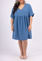 Plus Size Fluid Tunic med Kort Ärmar och Claudine Grande Krage
