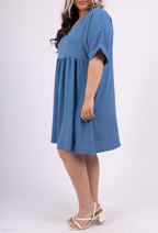 Plus Size Fluid Tunic med Kort Ärmar och Claudine Grande Krage