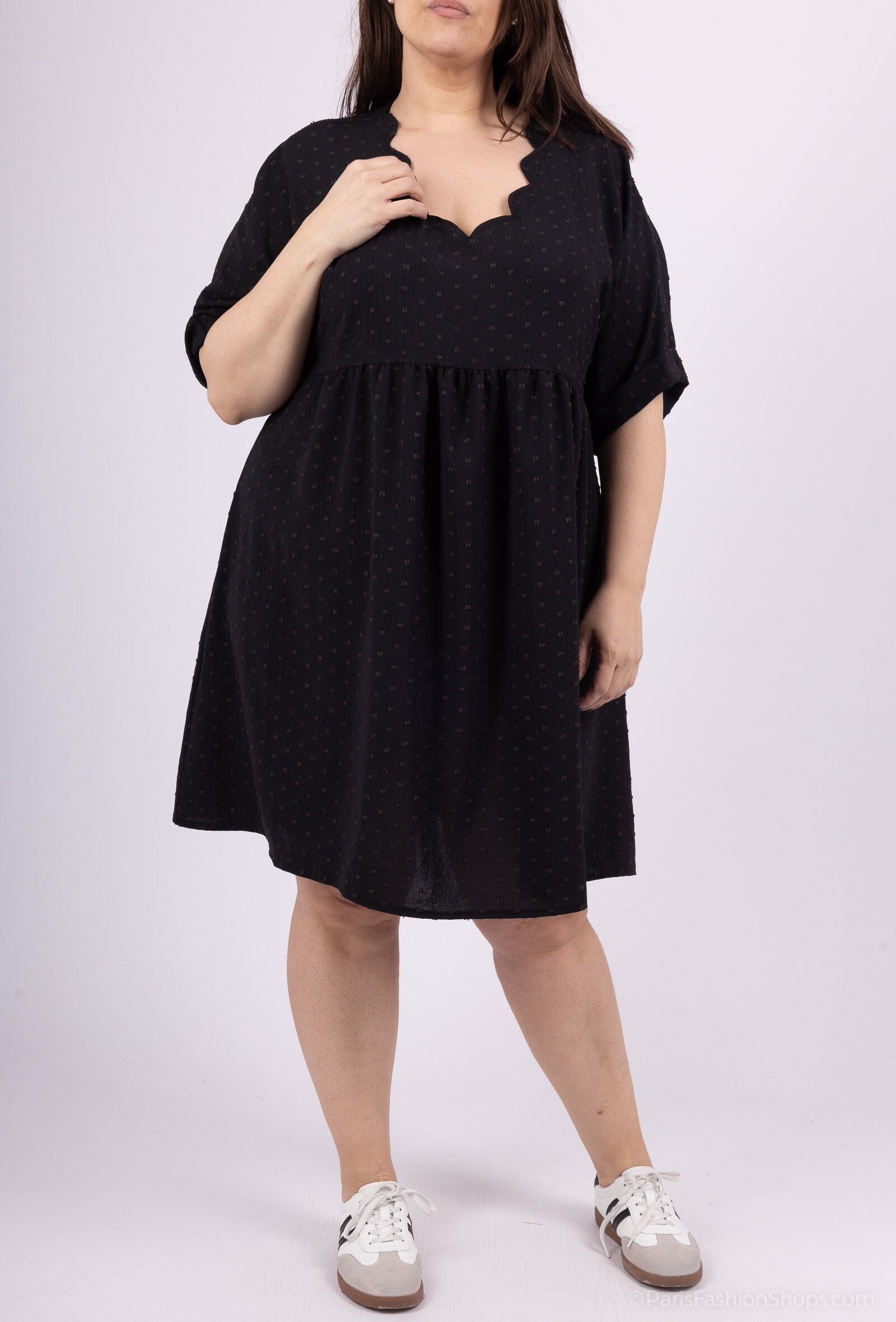 Plus Size Fluid Tunic med Kort Ärmar och Claudine Grande Krage