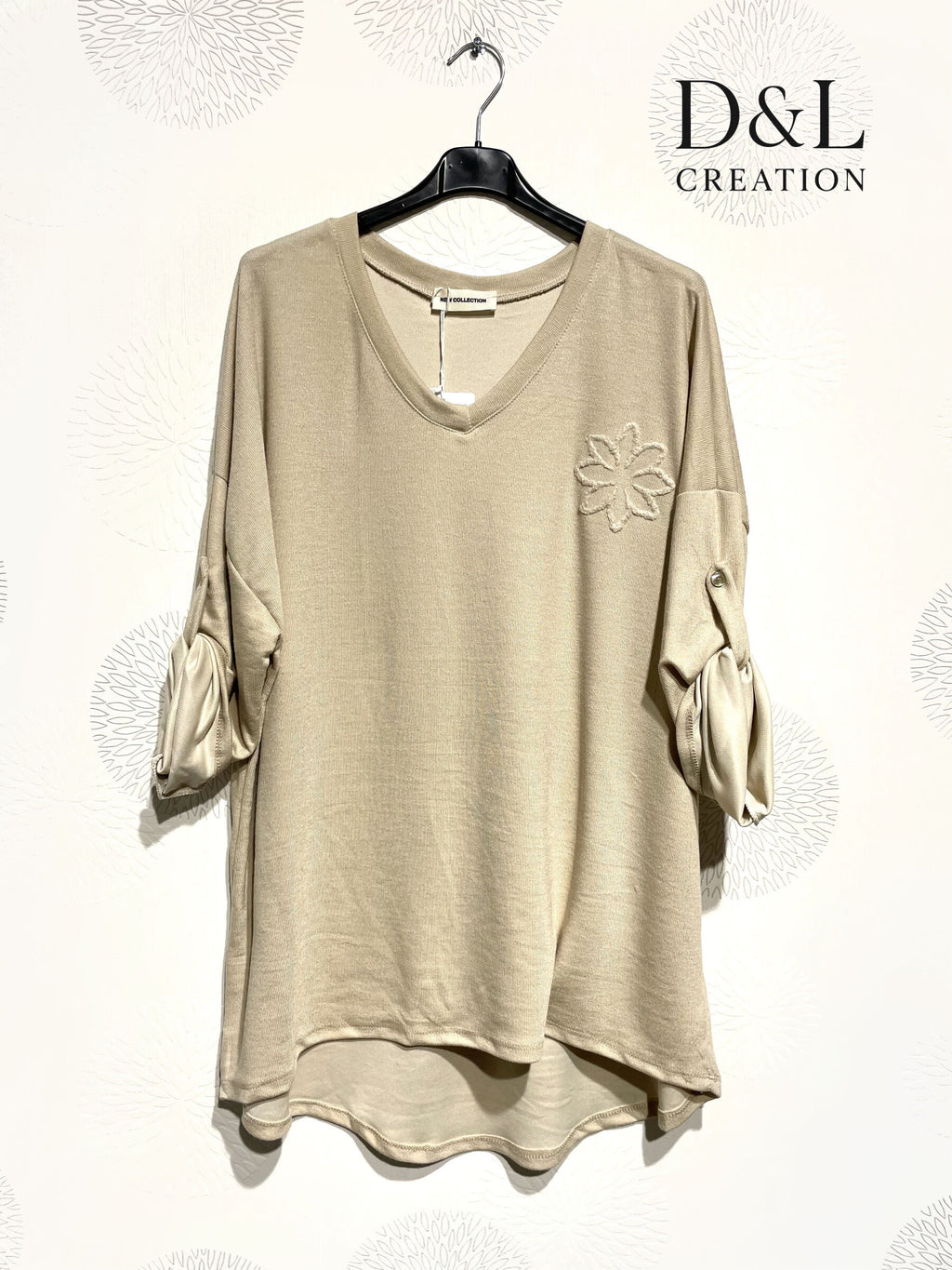 Plus size tunic with floral embroidery T38 to T54 i Stor Storlek