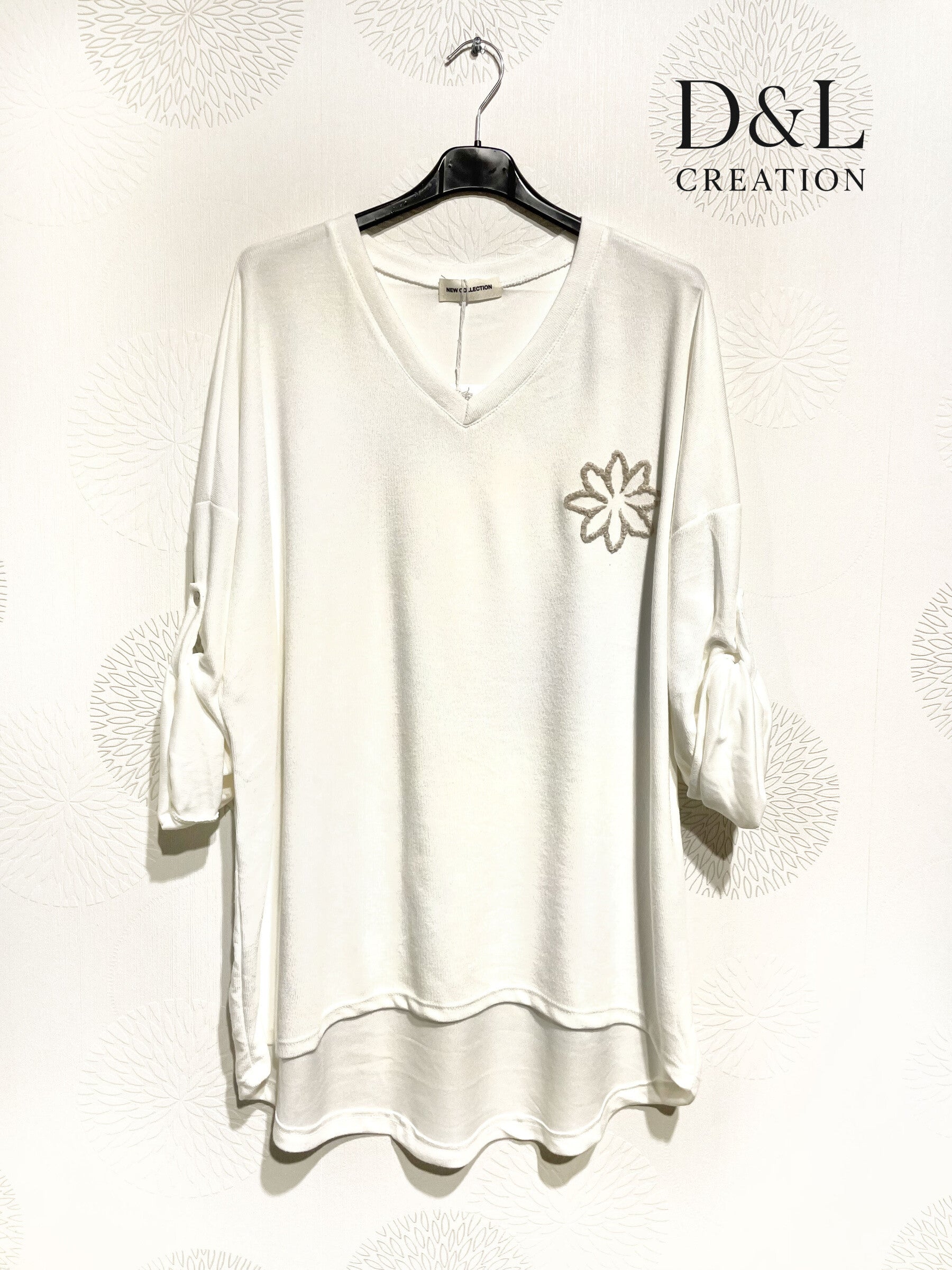 Plus size tunic with floral embroidery T38 to T54 i Stor Storlek