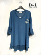 Plus size tunic with floral embroidery T38 to T54 i Stor Storlek