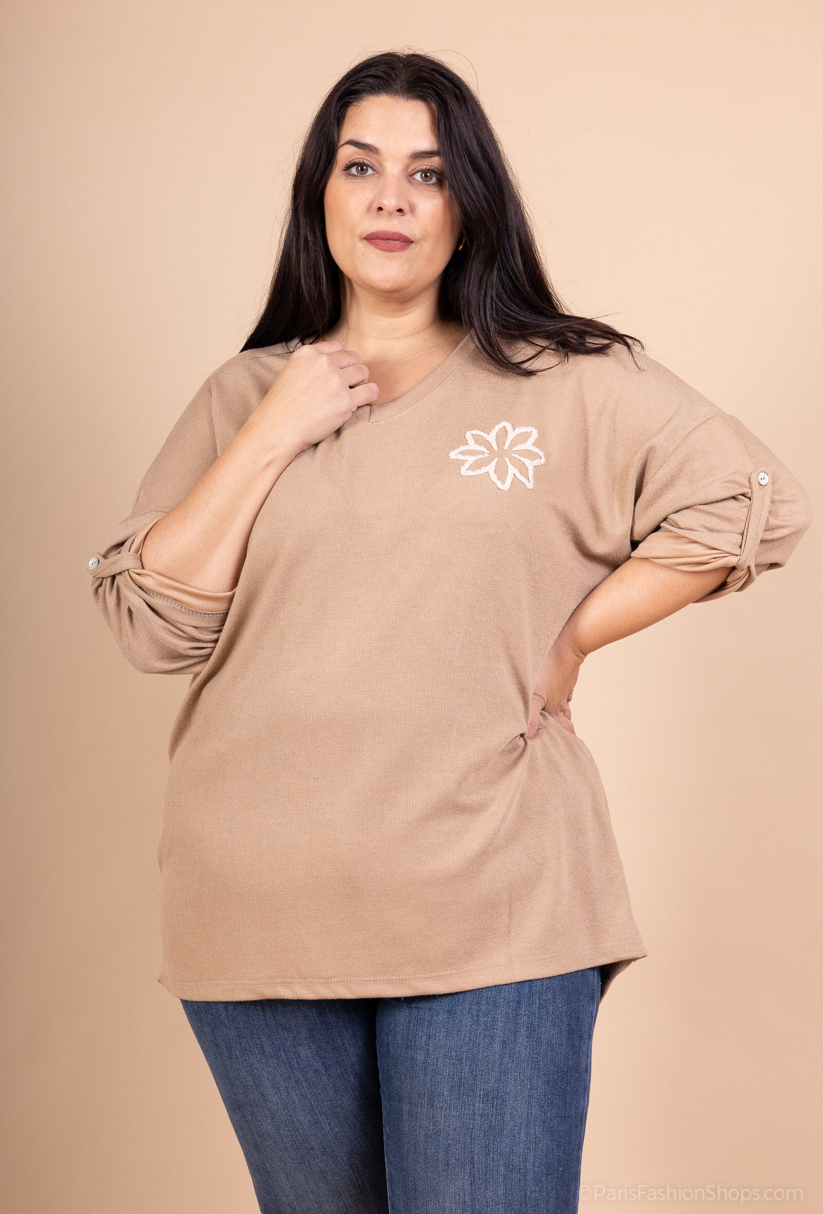 Plus size tunic with floral embroidery T38 to T54 i Stor Storlek