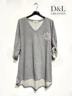 Plus size tunic with floral embroidery T38 to T54 i Stor Storlek