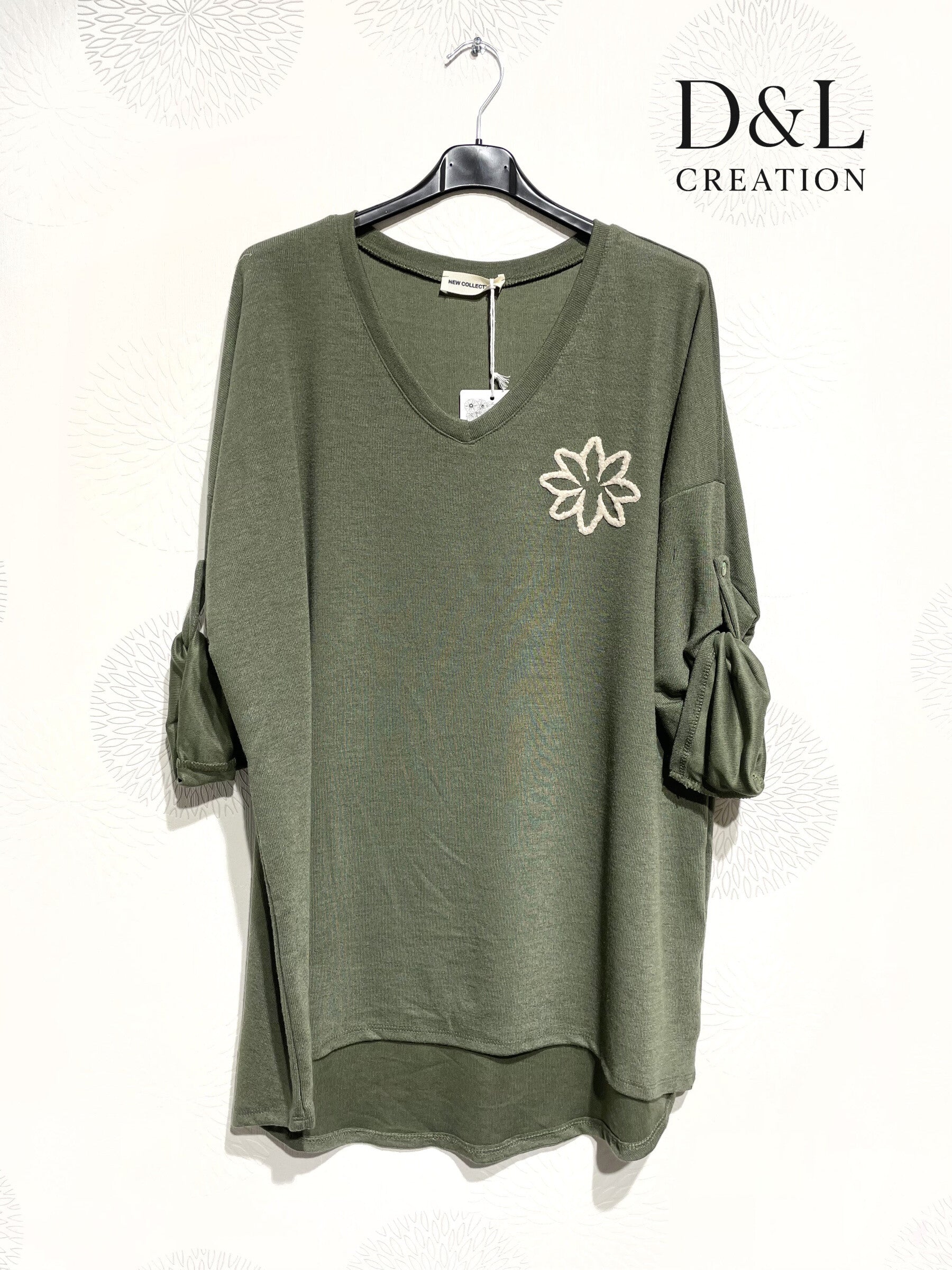 Plus size tunic with floral embroidery T38 to T54 i Stor Storlek