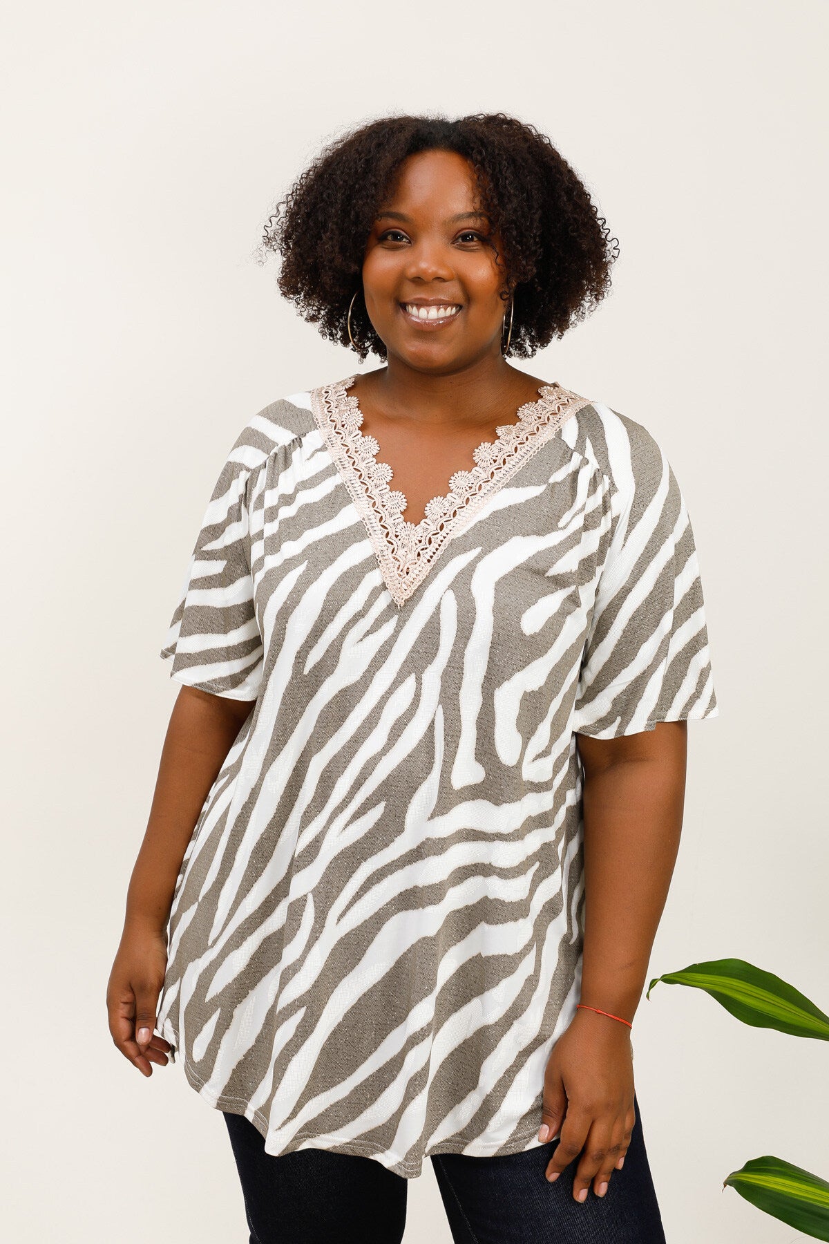 Lace V -neck printed tunic i Stor Storlek