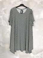 Plus Size Fluid Flared Tunic med Kort Ärmar T40 till T52