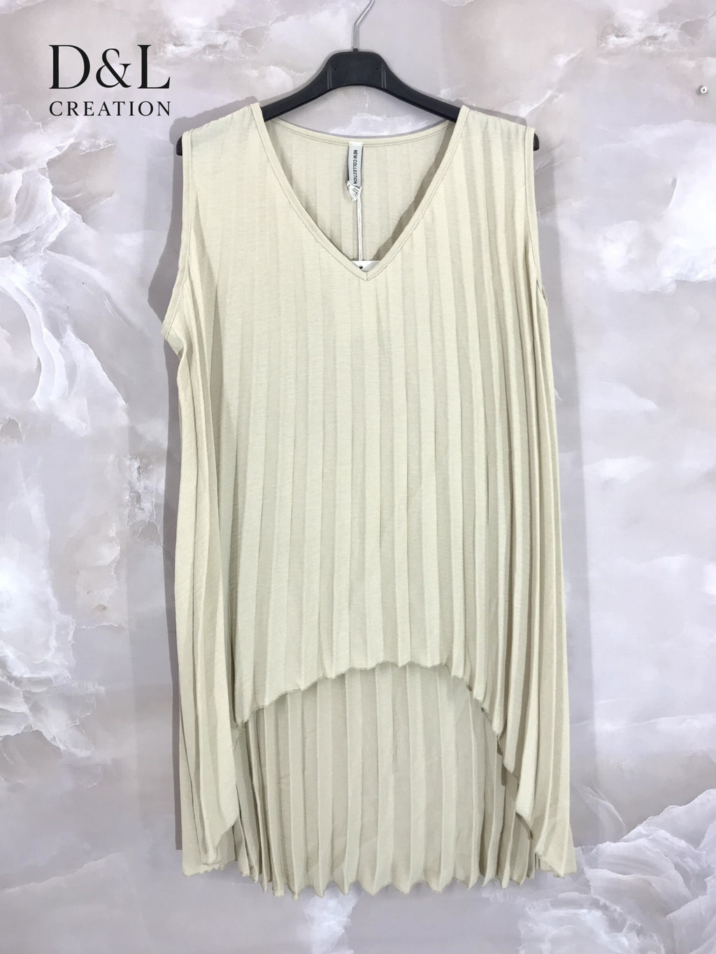 Plus Size Plowed tunic short neck in front of T38 at T60