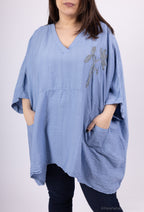 Plus Size Oversized V-neck tunika med stor broderad blomma