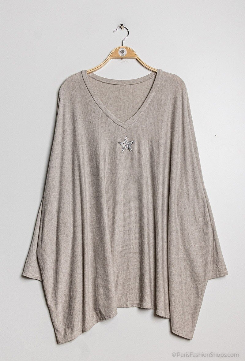 Soft V-neck oversized sweater with star i Stor Storlek