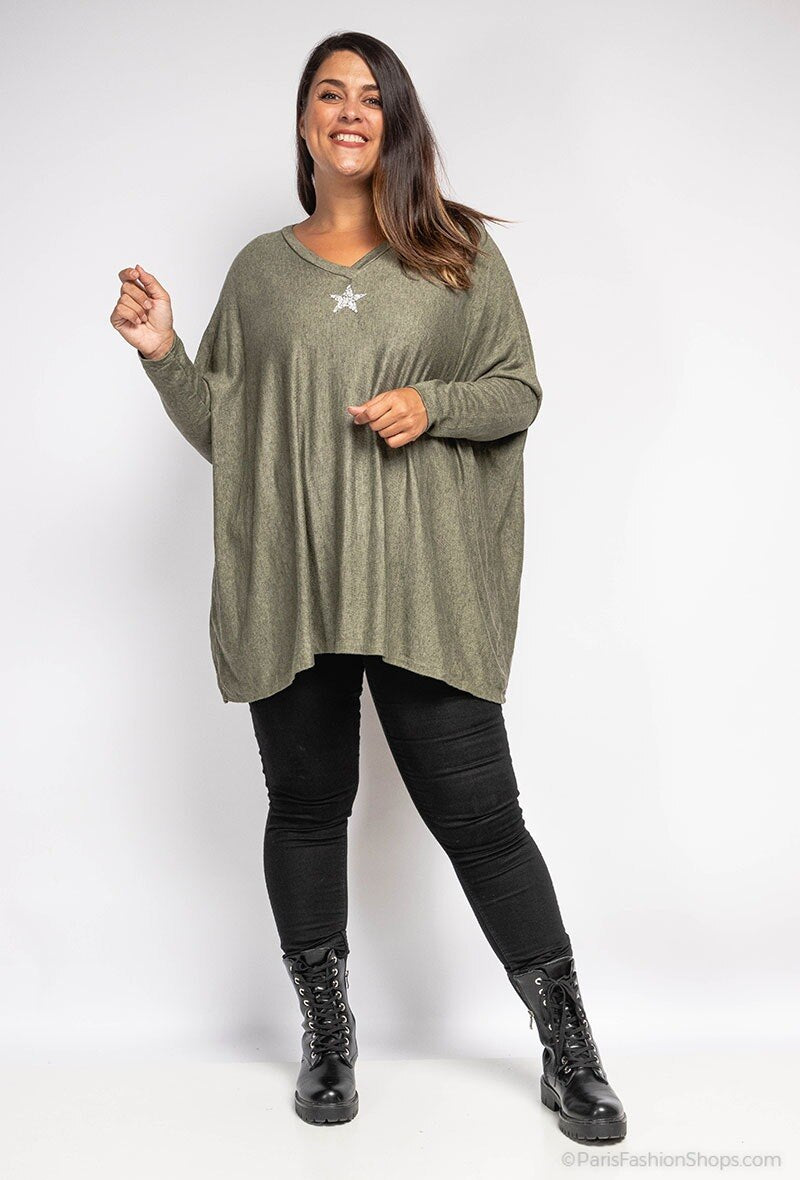 Soft V-neck oversized sweater with star i Stor Storlek