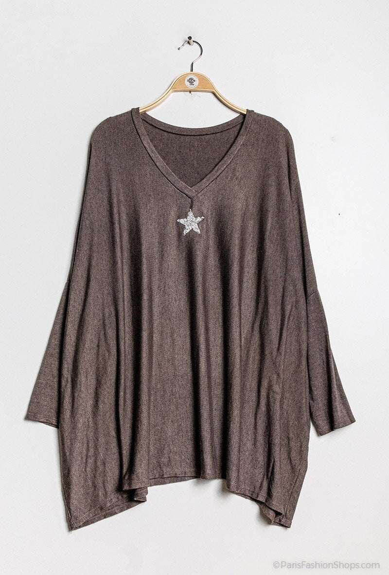 Soft V-neck oversized sweater with star i Stor Storlek