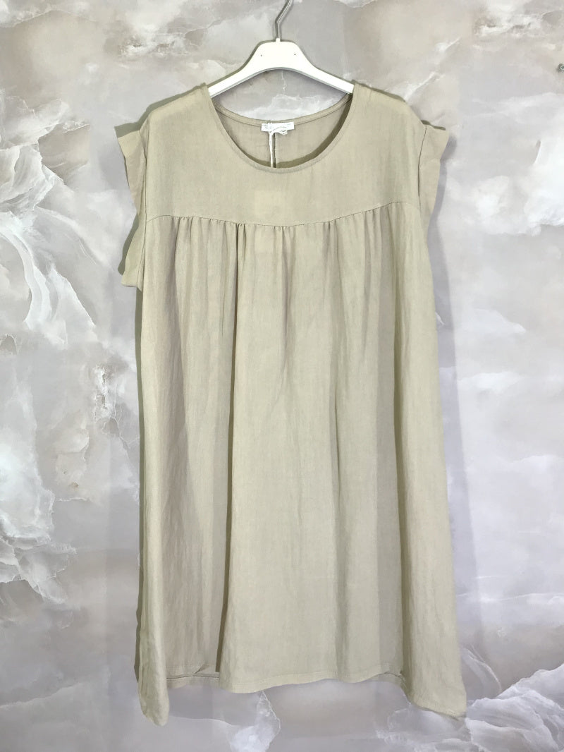 Plus Size Plain sleeveless tunic with 70% linen