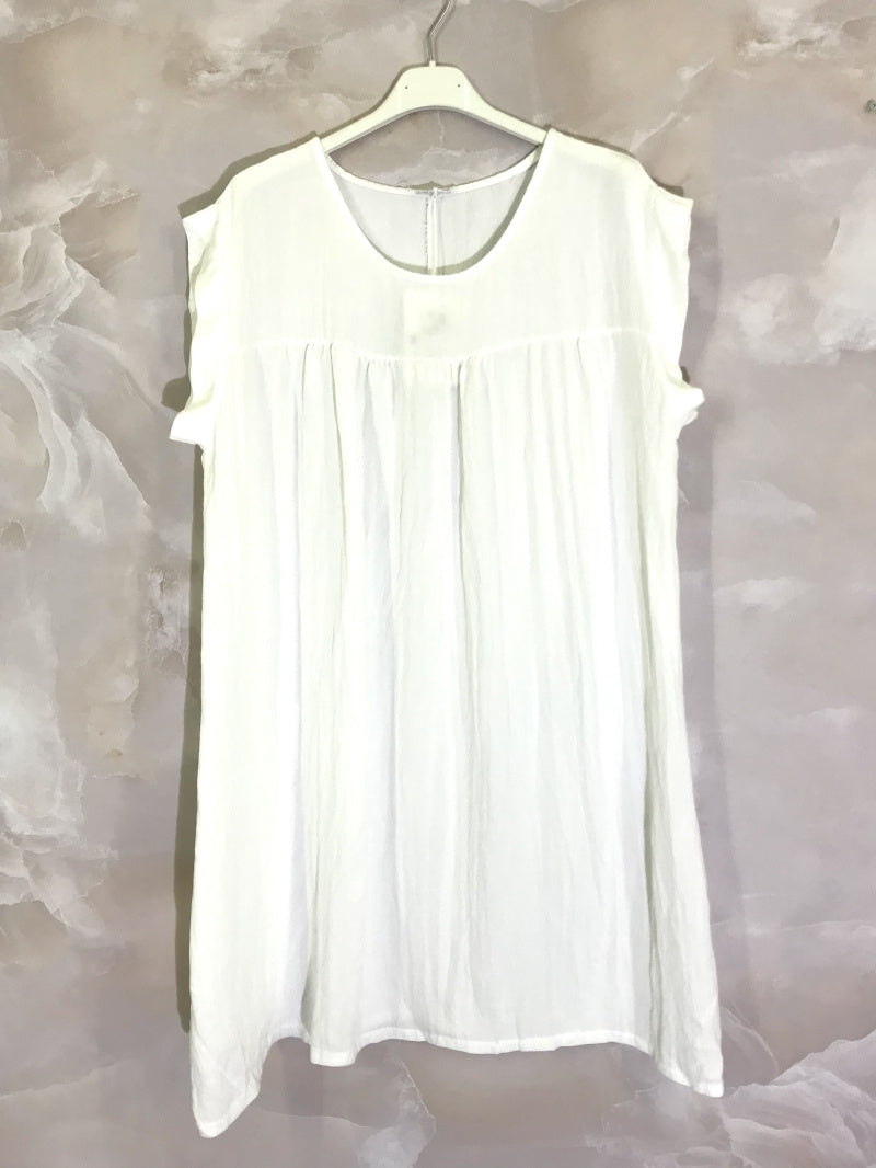 Plus Size Plain sleeveless tunic with 70% linen