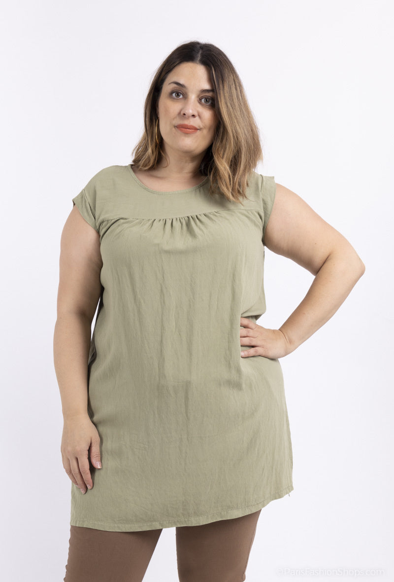 Plus Size Plain sleeveless tunic with 70% linen