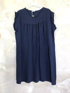 Plus Size Plain sleeveless tunic with 70% linen