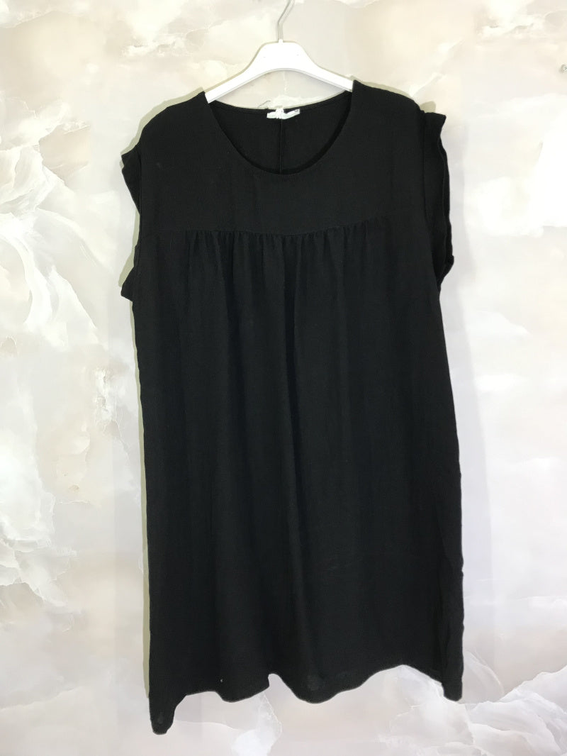 Plus Size Plain sleeveless tunic with 70% linen