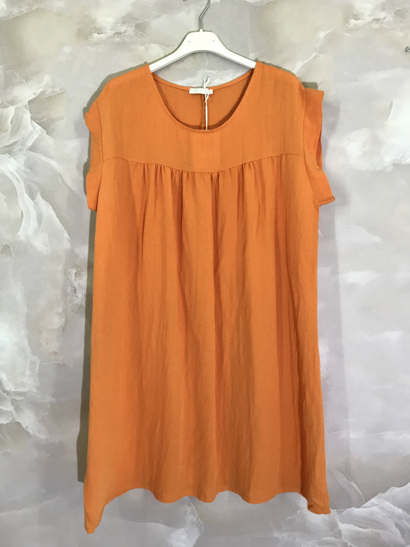 Plus Size Plain sleeveless tunic with 70% linen