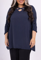 Plus Size Striped tunics in sleeve -legged with cross -collar