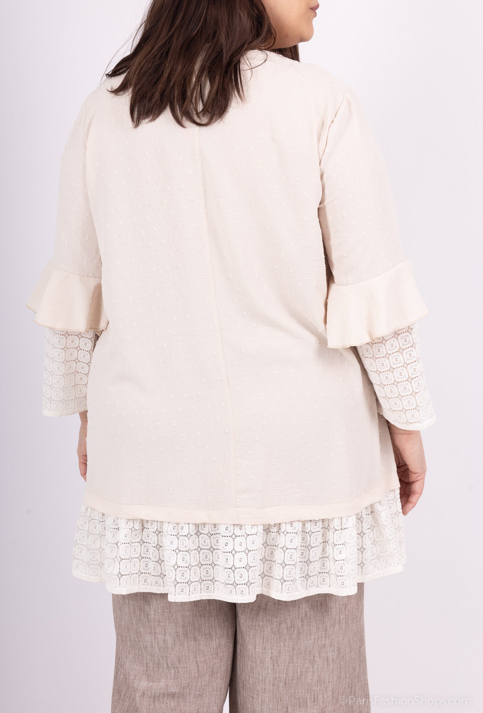 Plus Size Ruffled Tunic med Spetsärmar