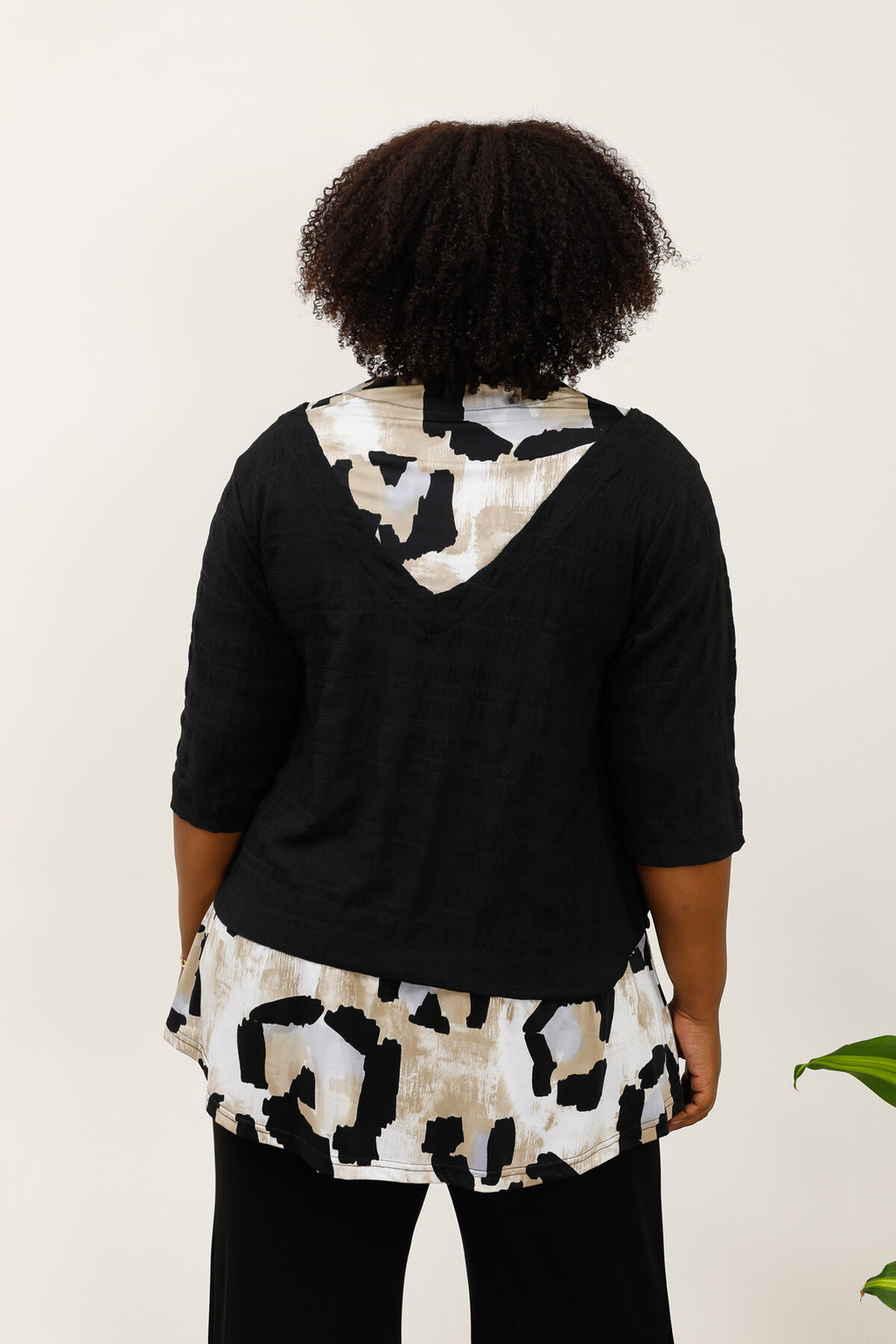 Tunikor i kortärmad bubbeltyg i färgblock i stor storlek