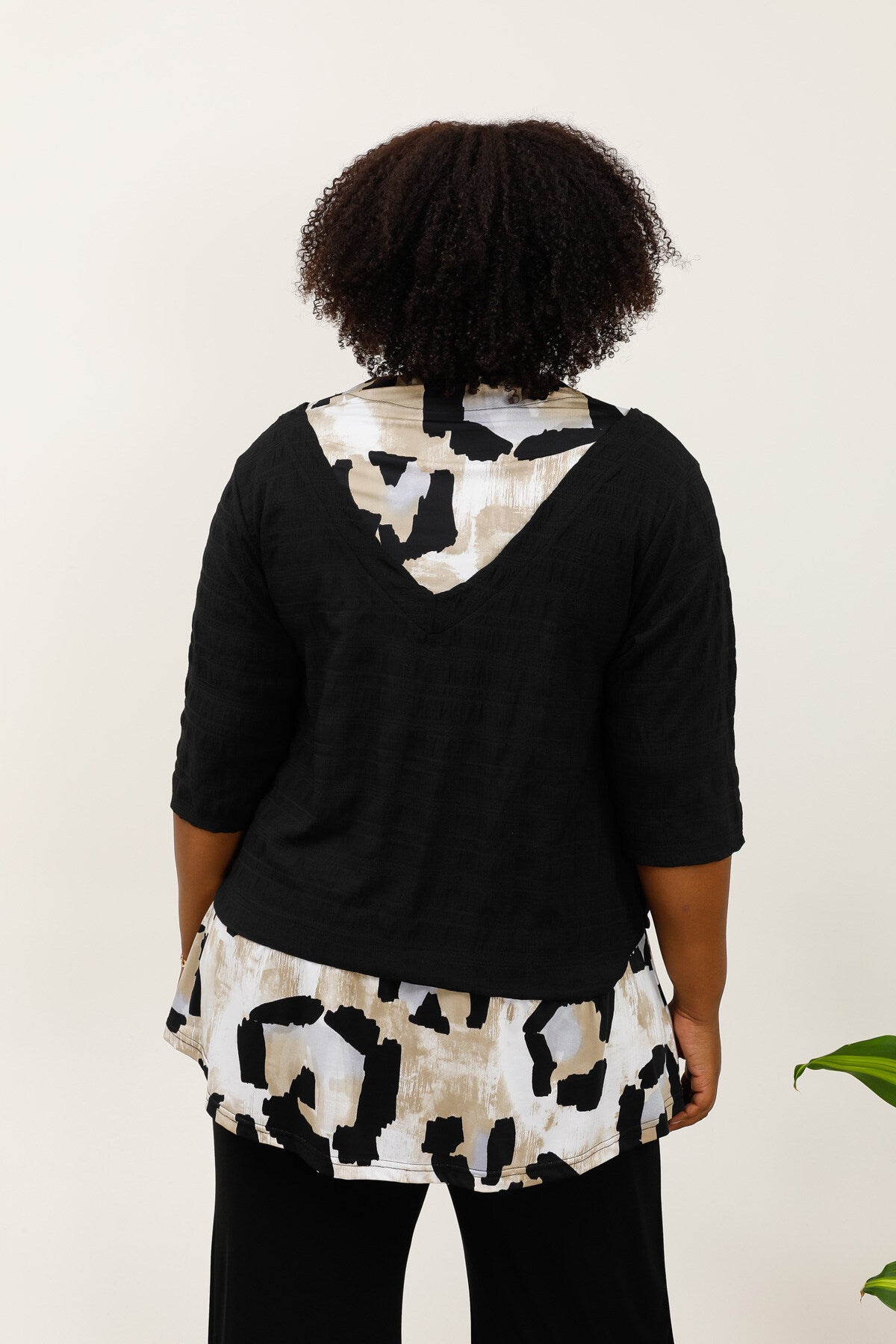 Tunikor i kortärmad bubbeltyg i färgblock i stor storlek