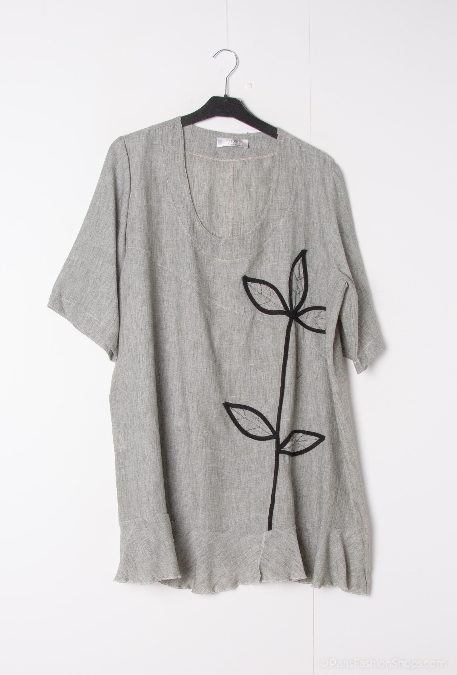 Plus Size Tunics in fabrics like short -sleeved flax in large size
