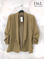 Blazerjacka med uppvikta ärmar och fuskfickor, storlekar 10 till 20 i Stor Storlek