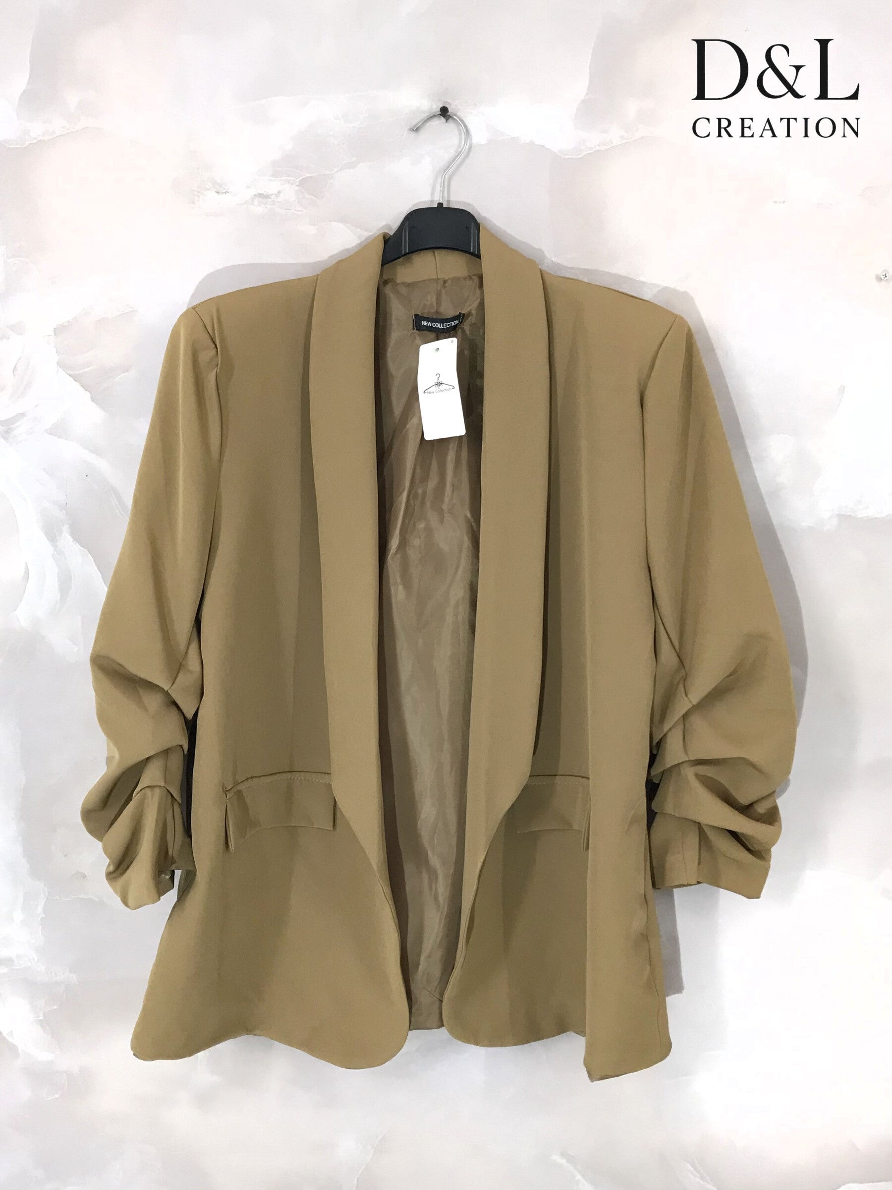 Blazerjacka med uppvikta ärmar och fuskfickor, storlekar 10 till 20 i Stor Storlek