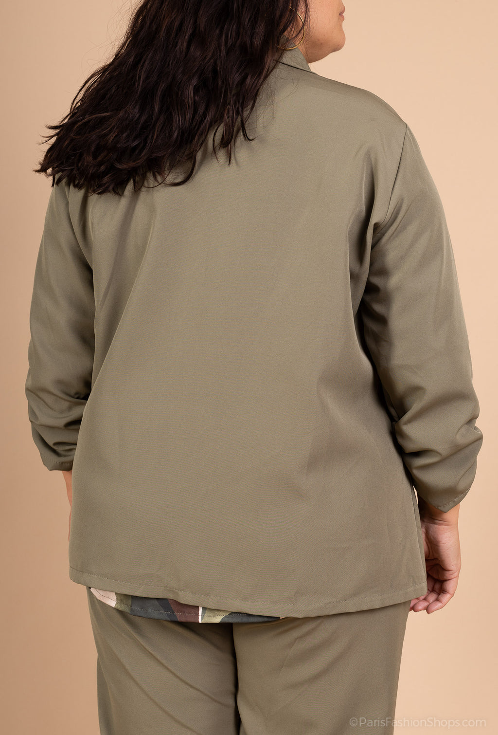 Solid blazerjacka med uppvikta ärmar och fejkfickor, storlekar T38 till T52 i Stor Storlek